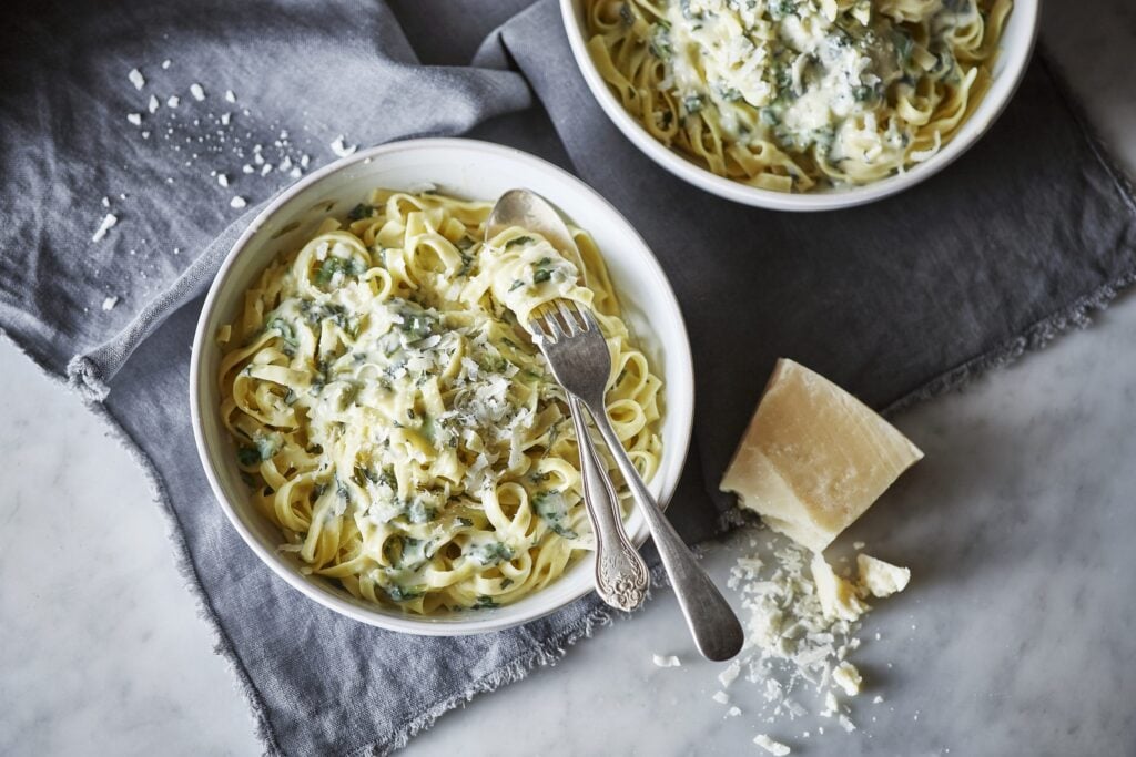 Spinach & Artichoke Linguine Alfredo - Cuisine Adventures
